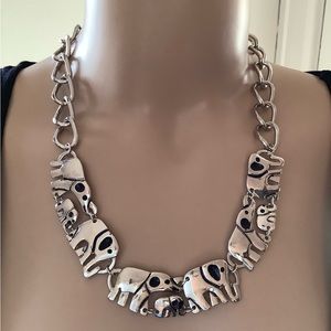 Vintage silver tone elephants necklace